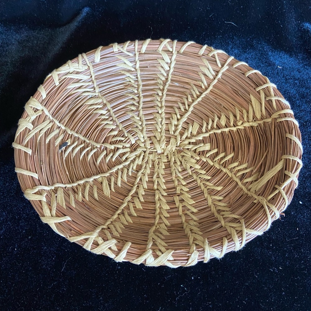 Native American Papago Hand-Woven 8” Plate Basket